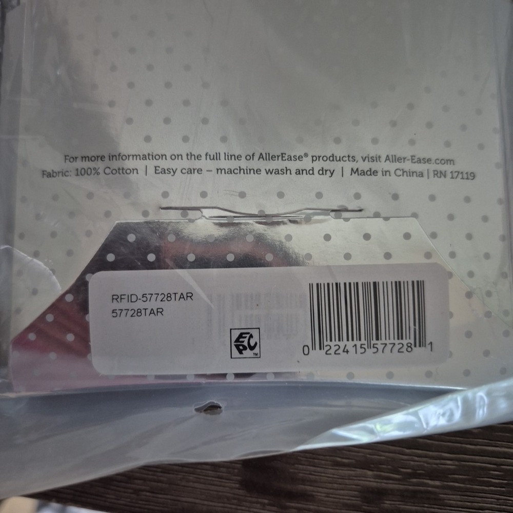 Allerease Zippered Pillow Protector - Cooling S/Q Allergy Defense- 3 Pack Sealed - Picture 8 of 8